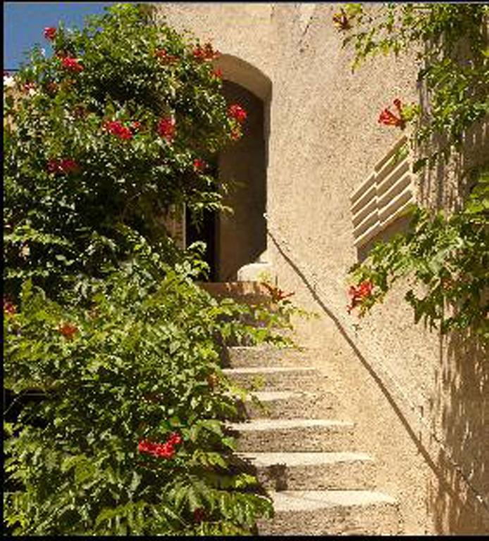 Ancienne Maison Des Gardes Lourmarin Exterior photo